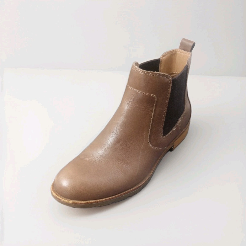 Sofft Women's Tan Brown Suede Chelsea Ankle Boots Round Toe Pull On Martha 9.5M